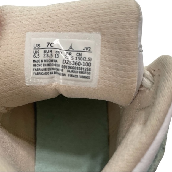 Nike Air Jordan’s toddler girls size 7 pink,green,beige high tops - Picture 6 of 11